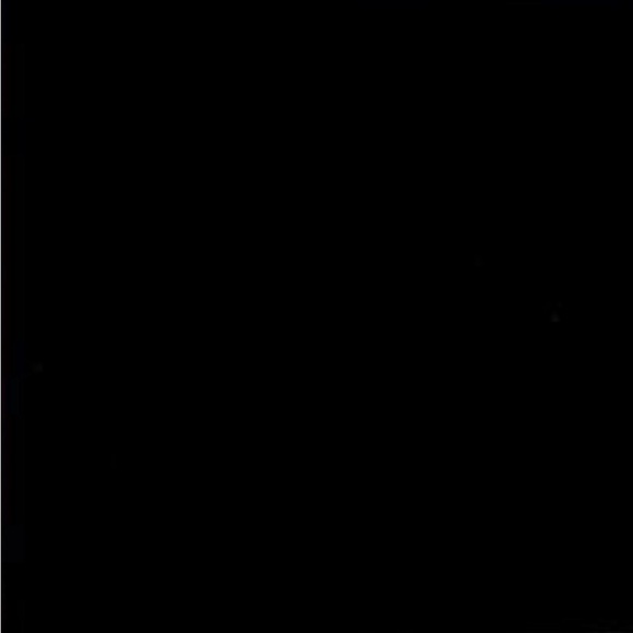 Meet your Posher, Robyn - Picture 1 of 2